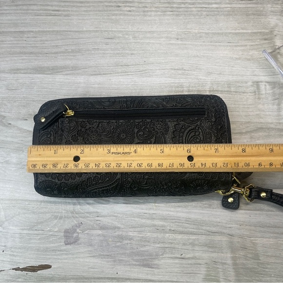 Stone Mountain Accessories Black Embossed  Tooled Faux Leather Double Zip Wallet - Picture 4 of 12